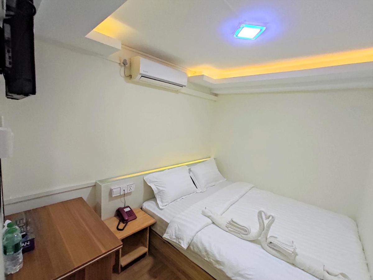November Hostel Yangon Luaran gambar