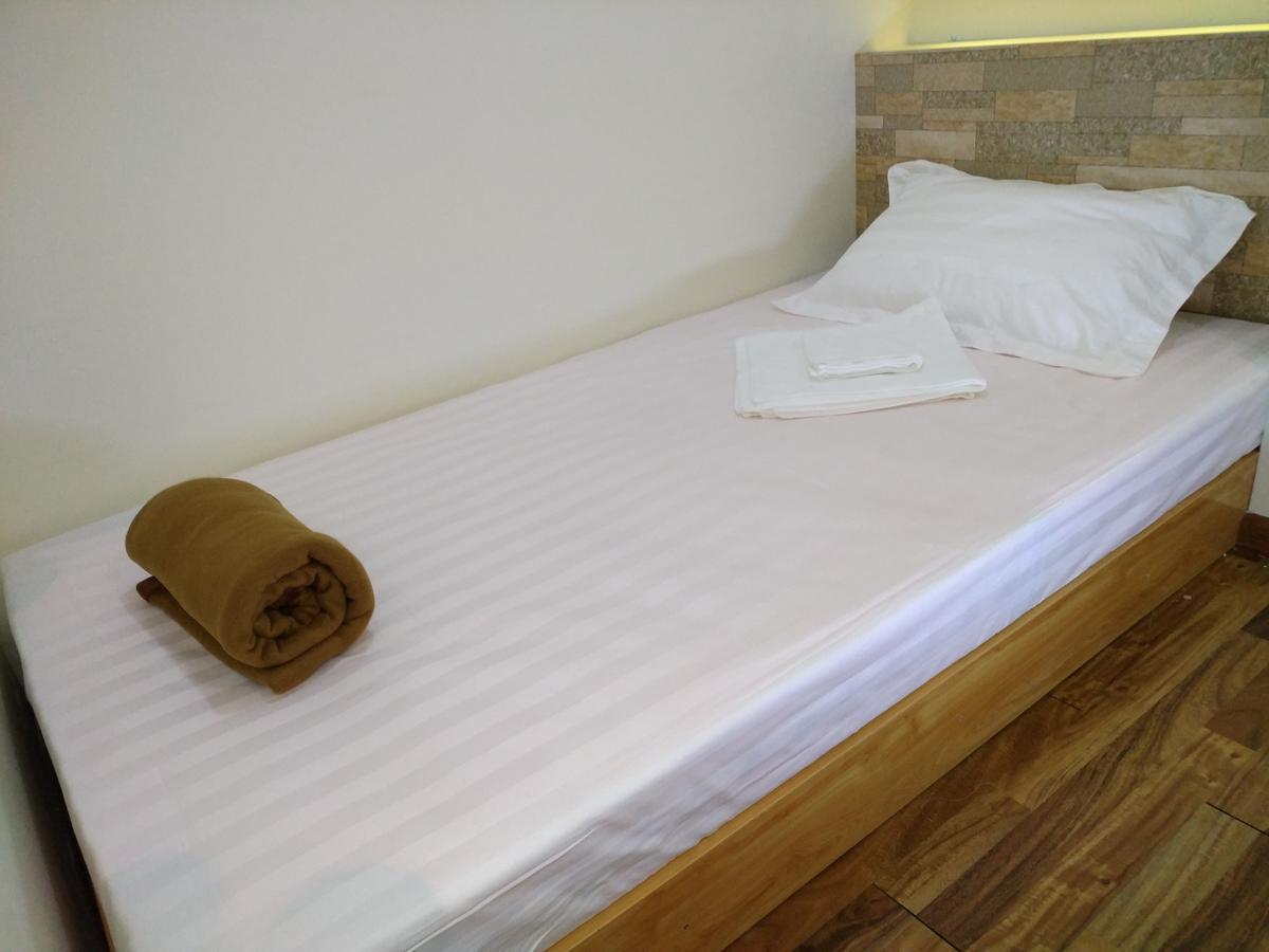 November Hostel Yangon Luaran gambar